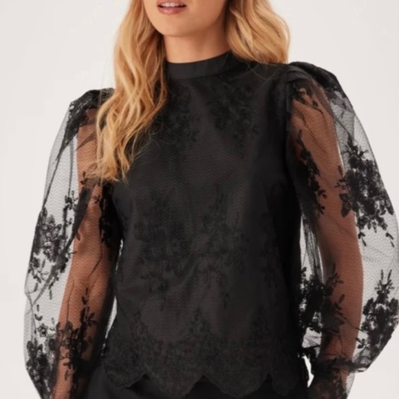 BNWT YAS Black Lace Blouse Size Large - Picture 1 of 12